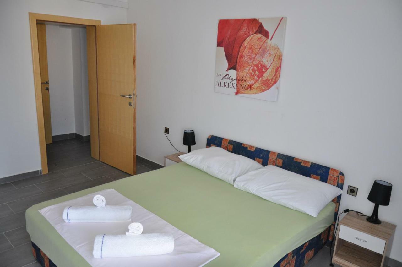 Batinic Apartmani Omis Exterior photo