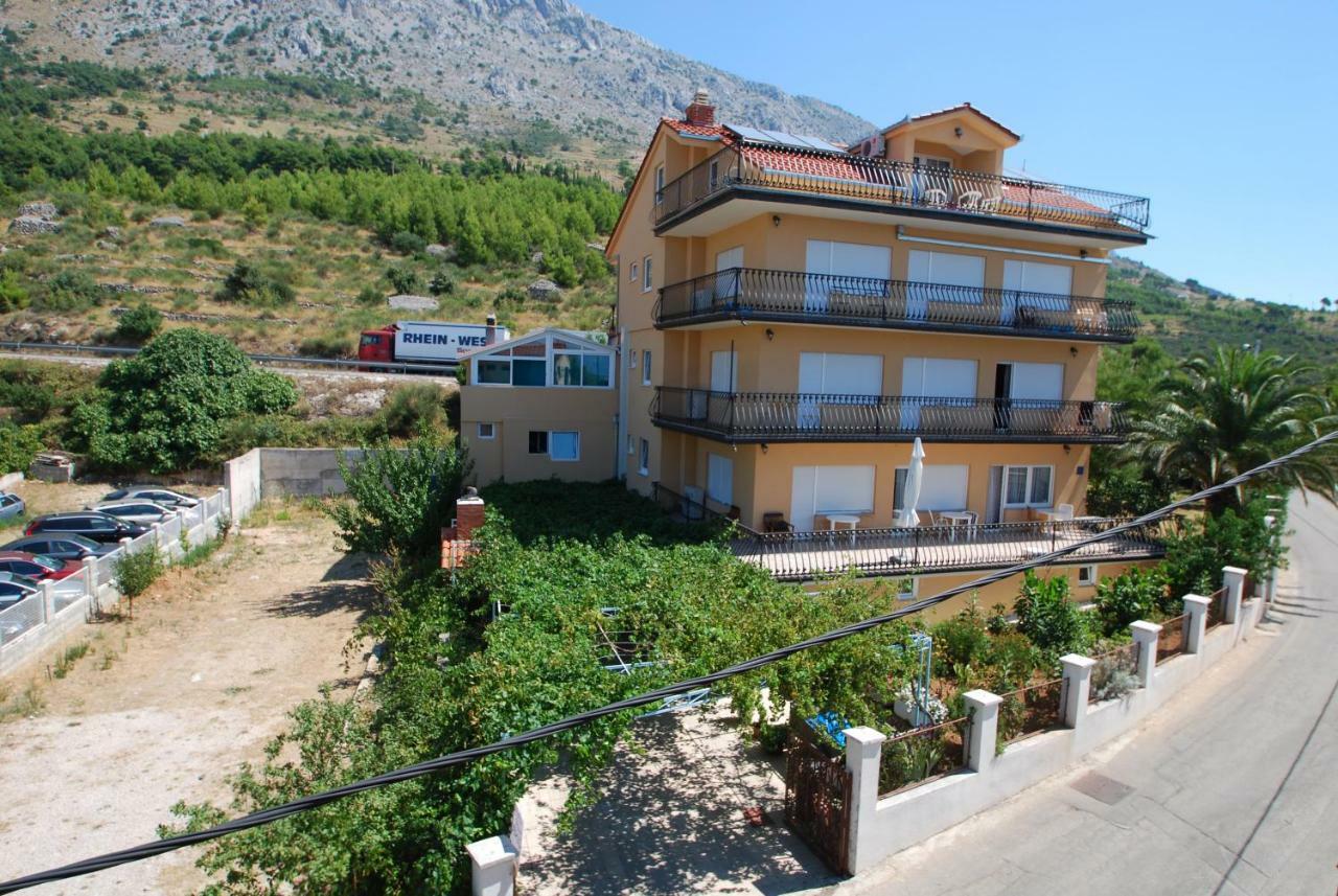 Batinic Apartmani Omis Exterior photo